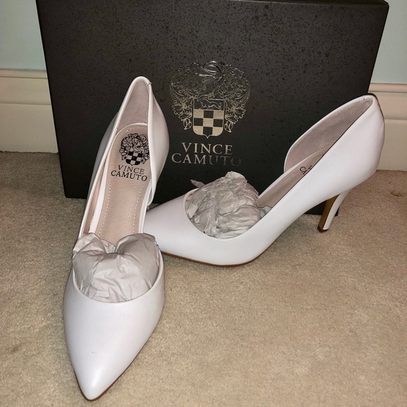 Vince Camuto heels - Picture 2 of 3